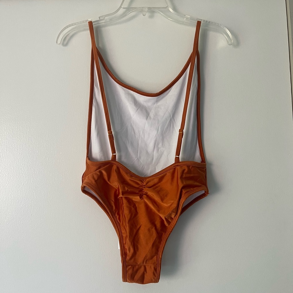 NWT Reverse Pamela One Piece Low Back Swimsuit